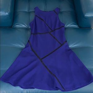 Betsy Johnson scuba crepe sheath dress